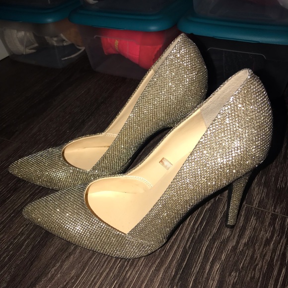 Shoes - Picture 2 of 3